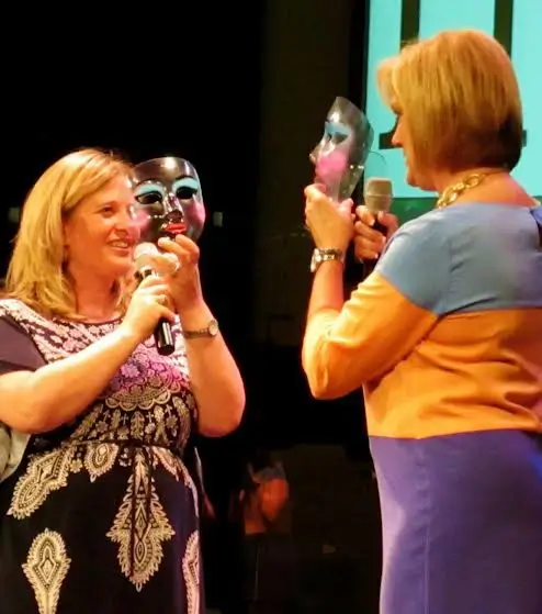 AnitaperformingduringWomensConference